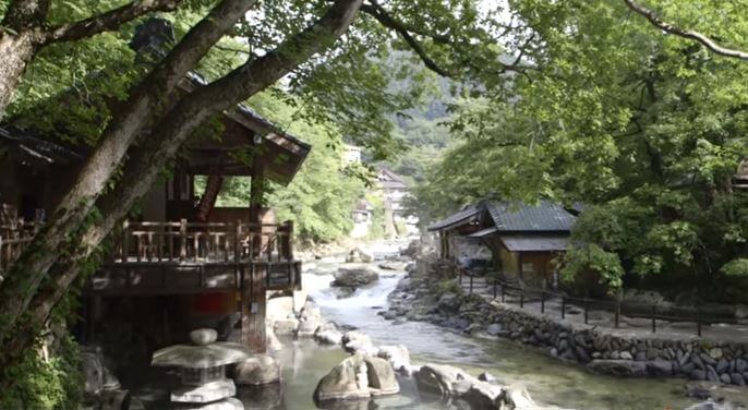 夏の宝川温泉
